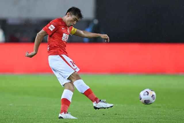 恩比德被驱逐76人险胜马刺 热火胜篮网止3连败