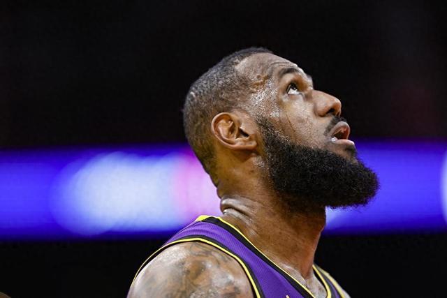 米切尔28分班凯罗空砍39分 骑士险胜魔术3-2